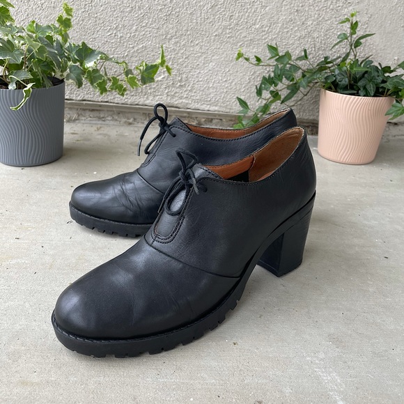 Black (Vegan) Leather Ankle Boots - Picture 3 of 4